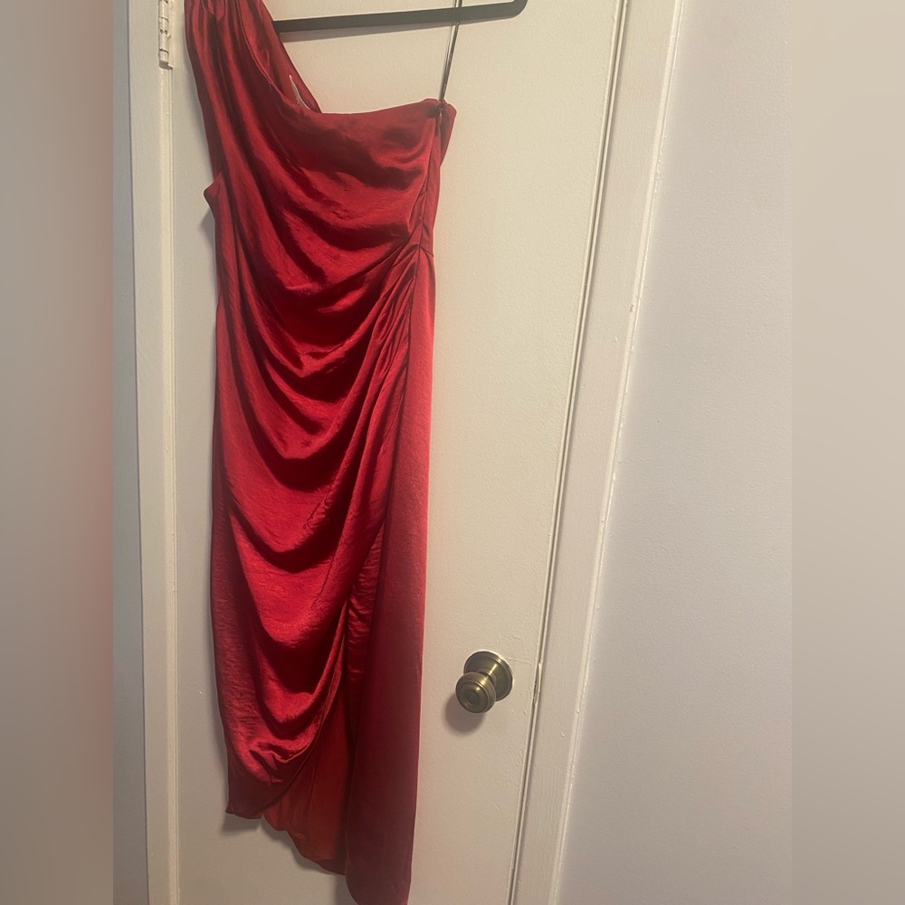 Beautiful draped gown with side split Brand: ELLIAT Size:Large Color:Red